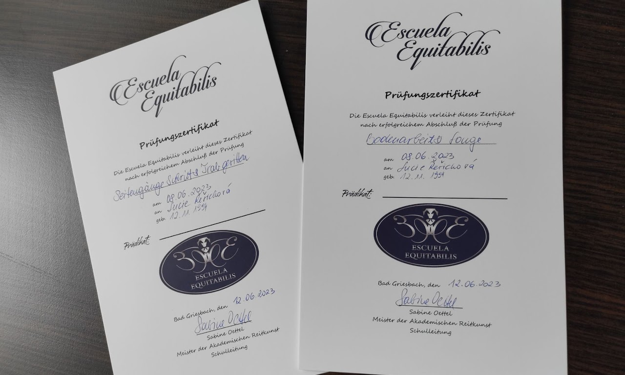 Certifikáty ze Escuela Equitabilis Sabine Oettel